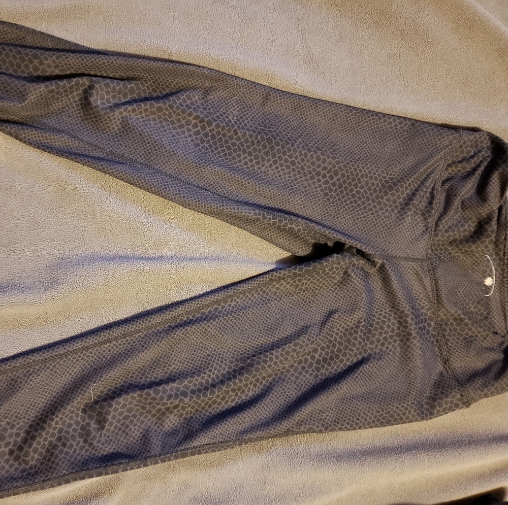 Capri Lanes athletic pants with pocket